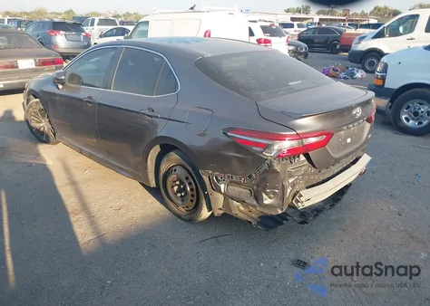 2018 Toyota Camry Se z USA, uszkodzony, nr VIN 4T1B11HK0JU041350